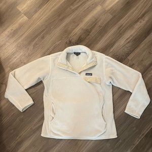 Womans Patagonia pullover- Size large